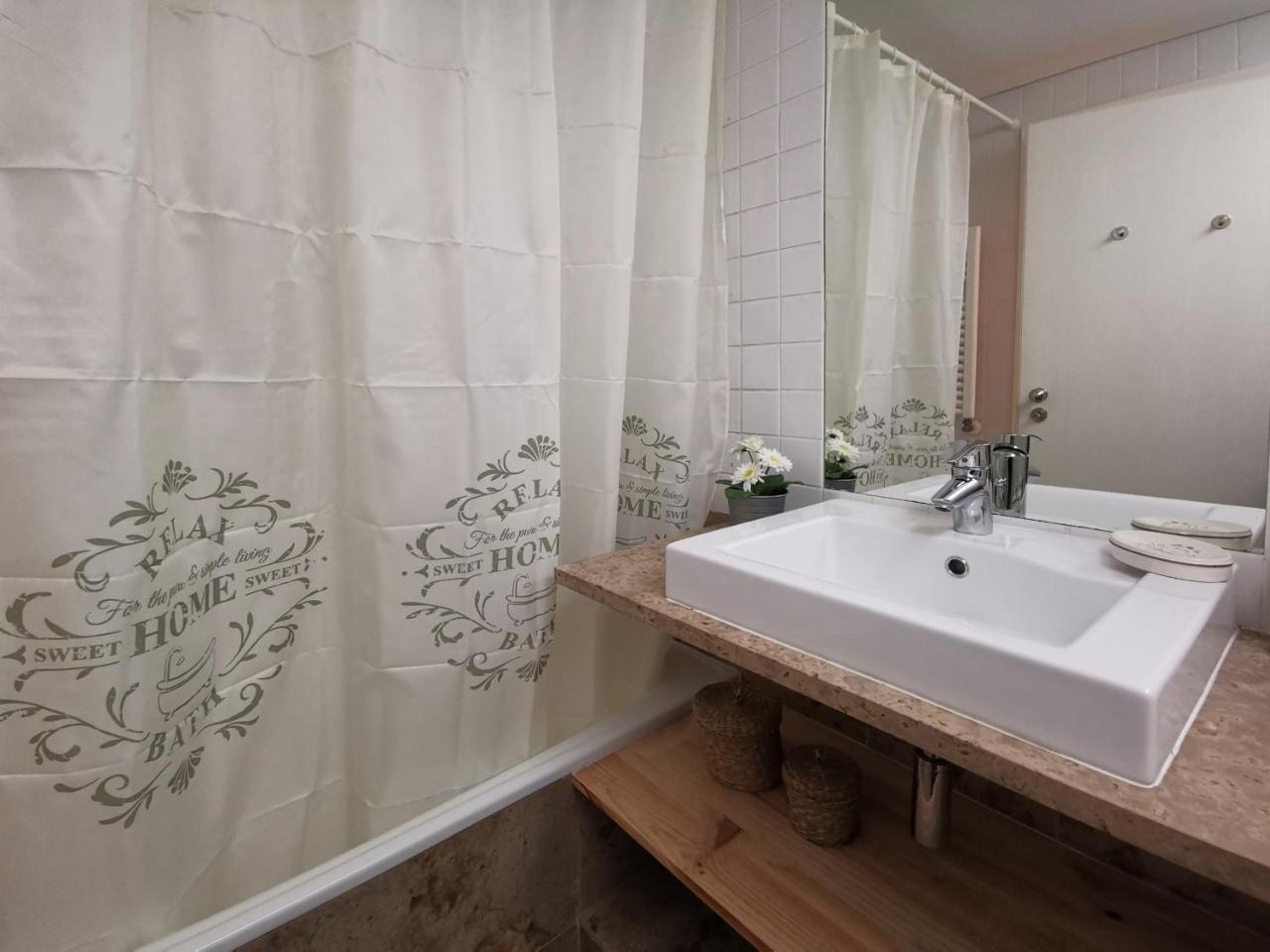 Bridge View With Balcony Apartment Sacavem Ngoại thất bức ảnh